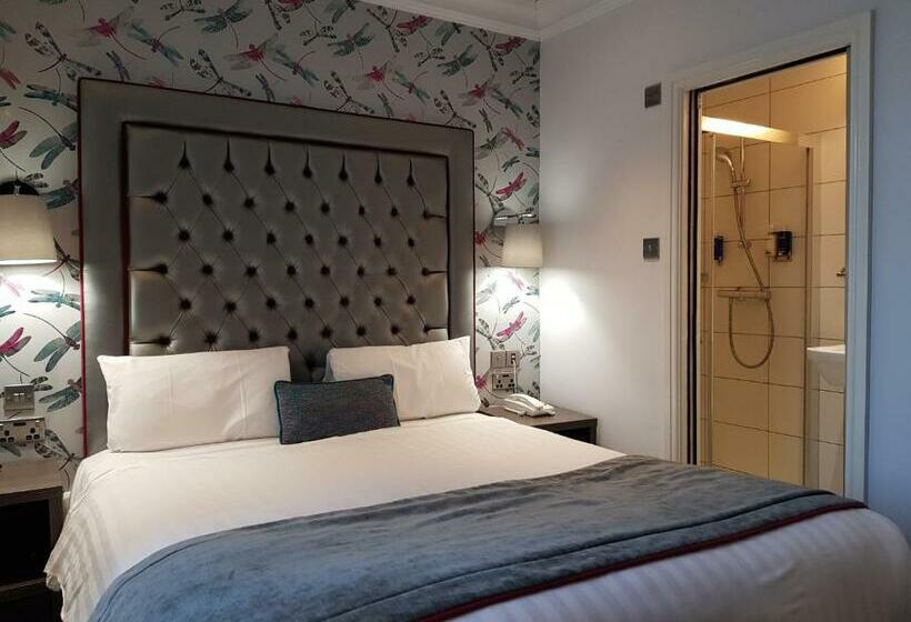 Quarto Deluxe, The Beverley Hotel London   Victoria