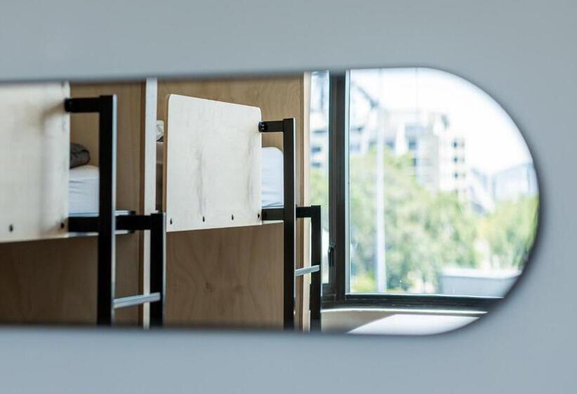 Номер Стандарт, Bunk Brisbane