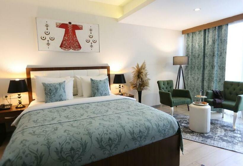 Quarto standard, Cebeci Grand