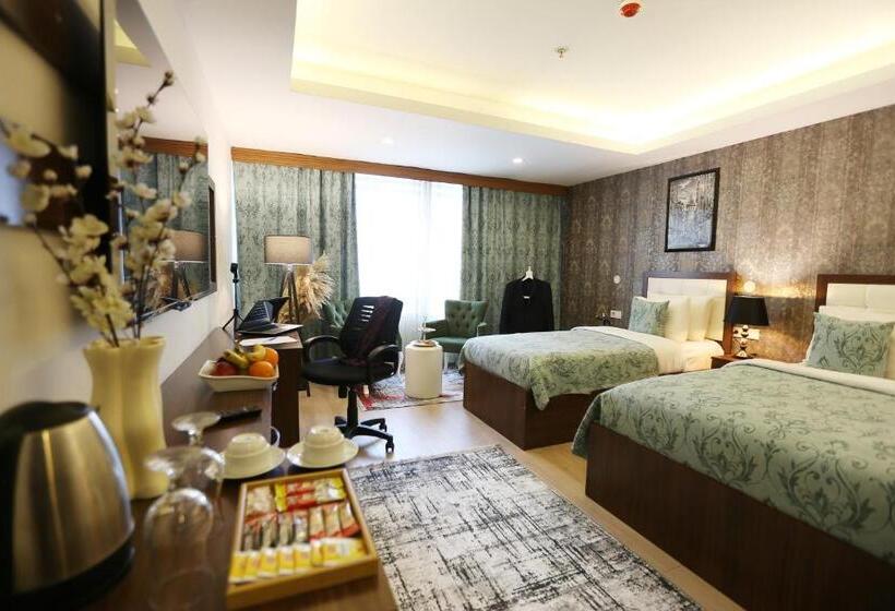 Quarto Triplo Clássico, Cebeci Grand
