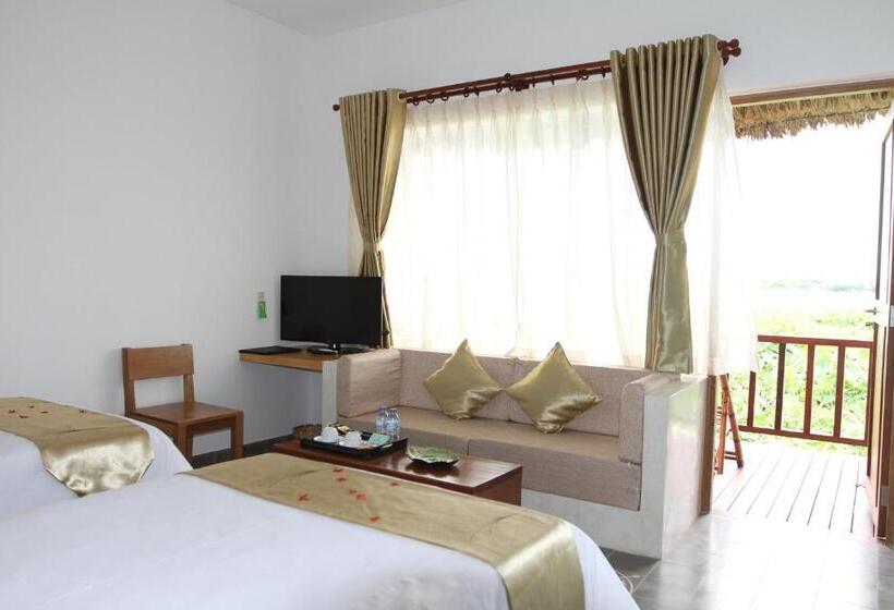 Standard bungalow river view, Mekong Riverside Boutique Resort & Spa