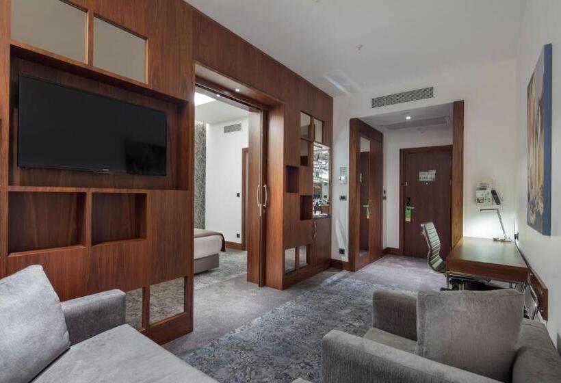 キングサイズベッドのスイートルーム, Holiday Inn Istanbul   Tuzla Bay, An Ihg