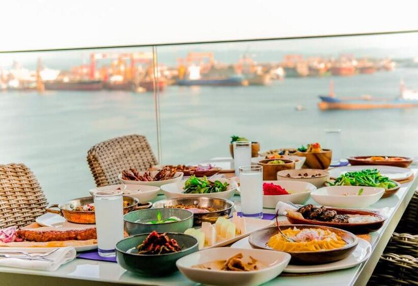キングサイズベッドのスタンダードルーム, Holiday Inn Istanbul   Tuzla Bay, An Ihg