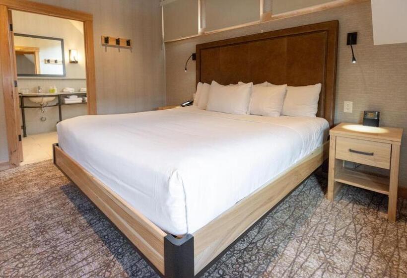 스위트, Moose Hotel And Suites