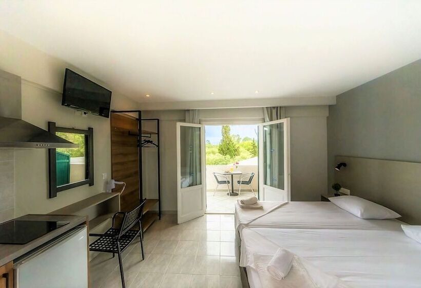 Студия Стандарт, Nikos Villas