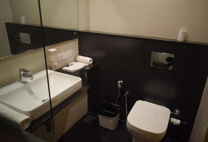 Superior suite with pool view, Starlit Suites Kochi