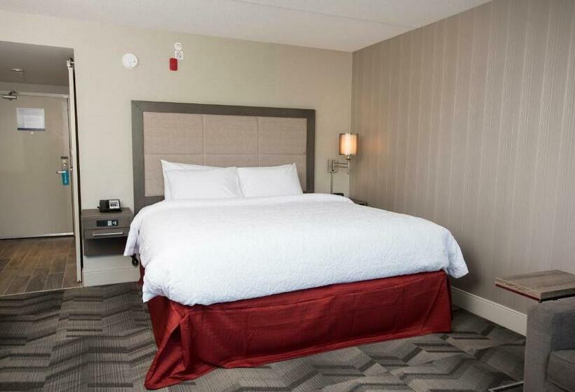 Люкс Кровать Кинг, Hampton Inn & Suites By Hilton Thunder Bay