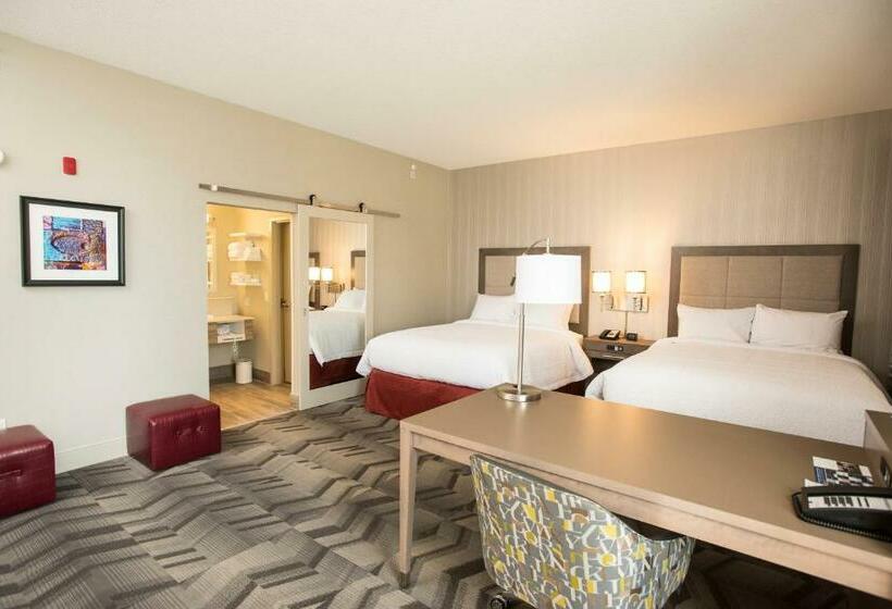 Люкс, Hampton Inn & Suites By Hilton Thunder Bay