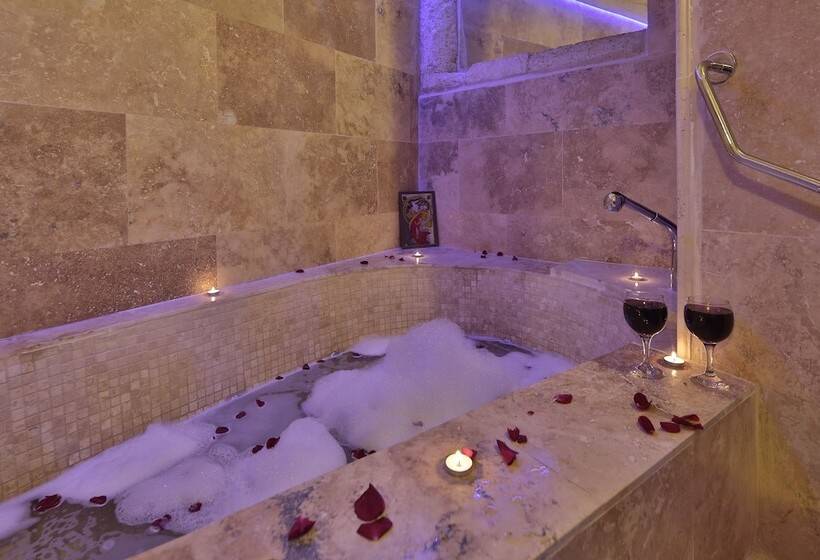 اتاق لوکس, Heaven Cave House   Razziya Evi