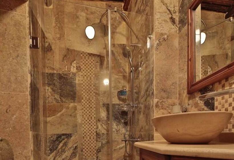 اتاق استاندارد سه نفره, Heaven Cave House   Razziya Evi
