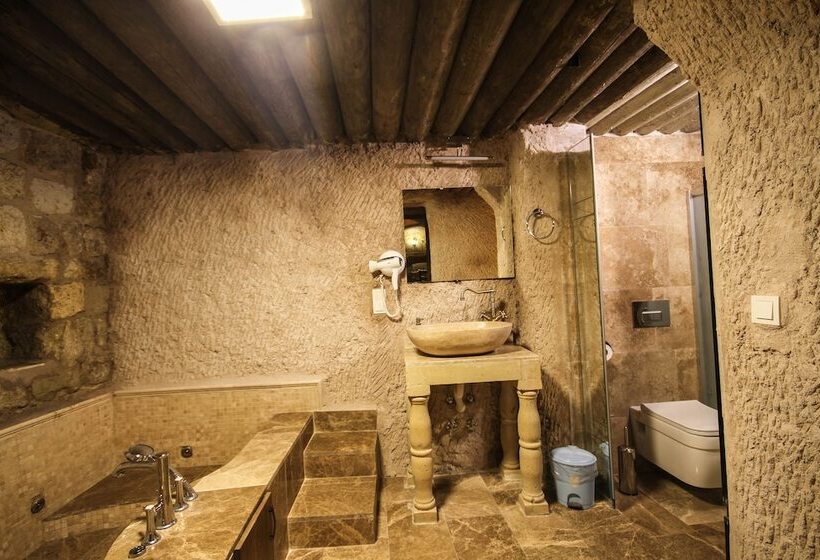 اتاق خانوادگی, Heaven Cave House   Razziya Evi