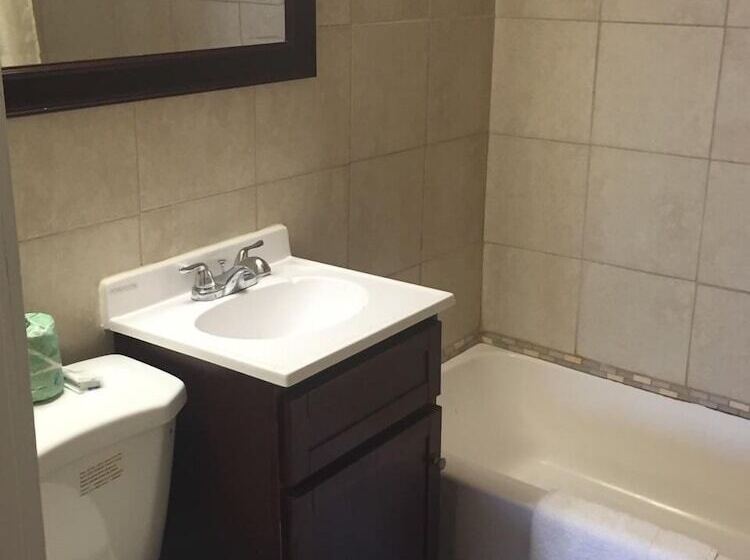 Номер Стандарт 2 Двуспальные Кровати, Royal Inn