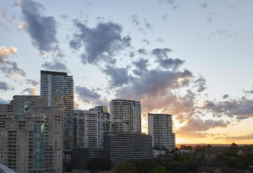 Апартаменты 2 Спальни с Террасой, Silkari Suites At Chatswood