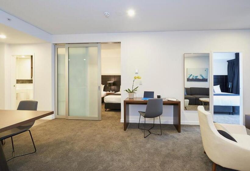 Апартаменты 2 Спальни с Балконом, Silkari Suites At Chatswood