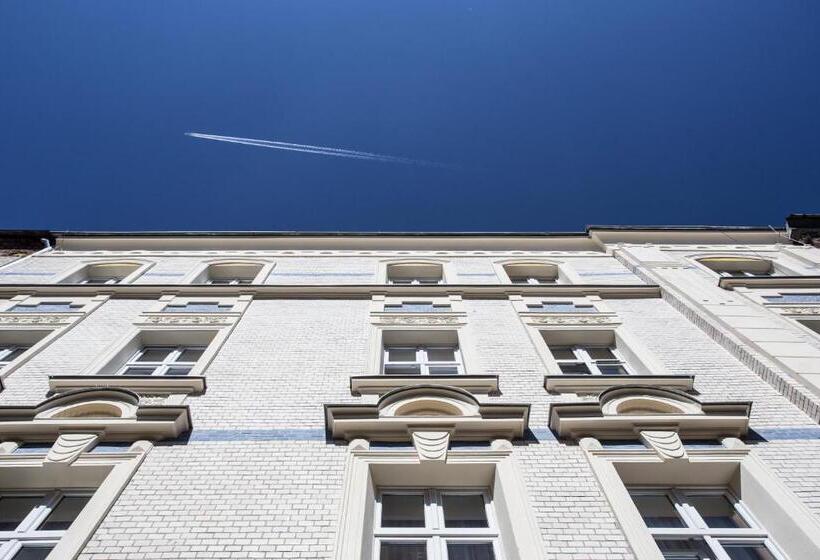Трехместный Номер Стандарт Вид на Сад, Zulian Aparthotel By Artery Hotels