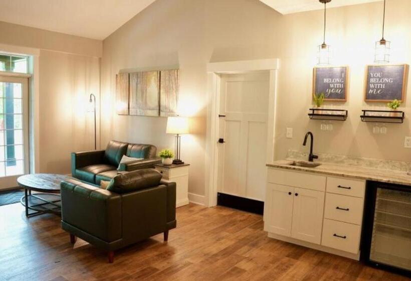 Люкс Повышенной Комфортности, Tall Oaks Resort