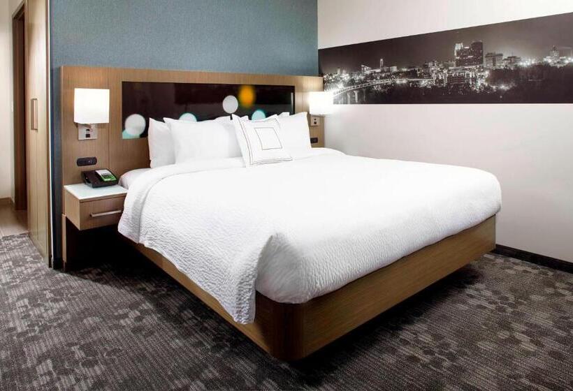 Номер Стандарт Кровать Кинг Адаптированный для Инвалидов, Courtyard By Marriott Akron Downtown