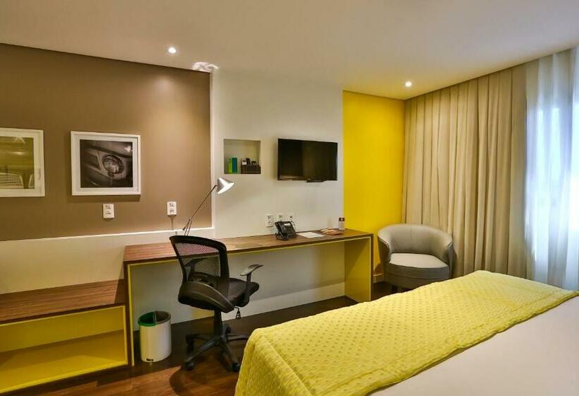 디럭스 룸 킹사이즈 침대, Quality Hotel Flamboyant