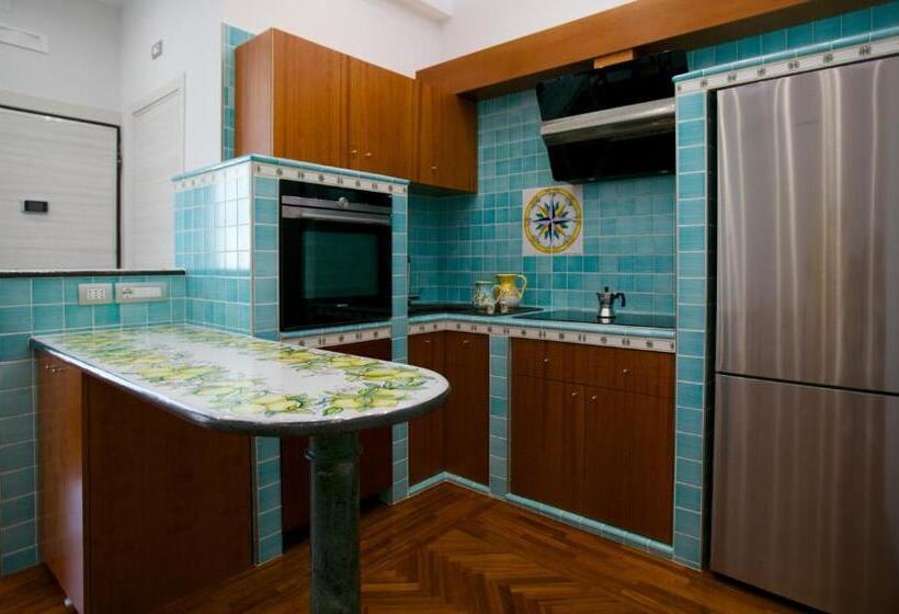 اتاق لوکس با چشم‌انداز دریا, B&b Divina Salerno