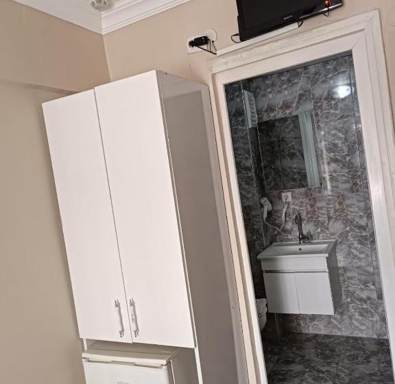 Quarto Estandar Individual, Grand Bona Sera