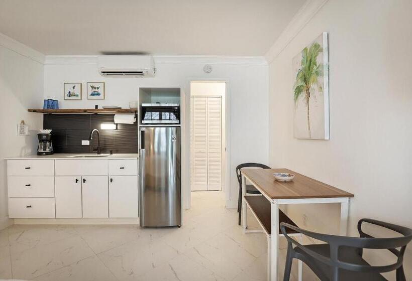 Deluxe Studio, La Mer Suites