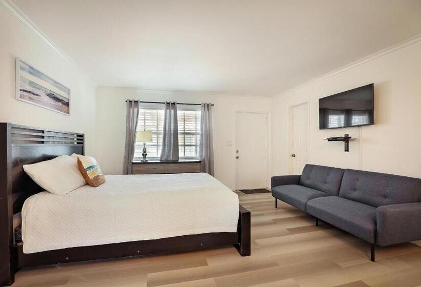Deluxe Studio, La Mer Suites