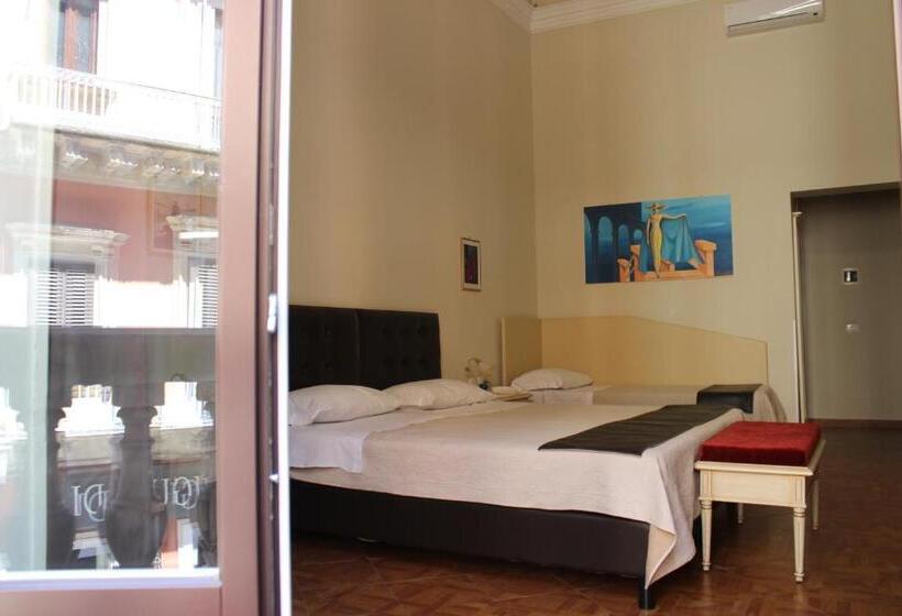 غرفة كومفورت ثلاثية, Umberto House Catania