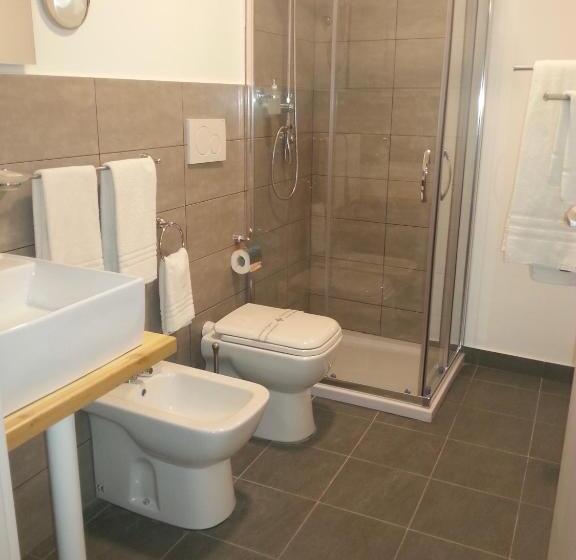 غرفة قياسية رباعية, Umberto House Catania