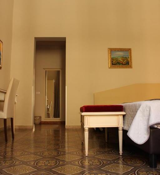 غرفة قياسية رباعية, Umberto House Catania