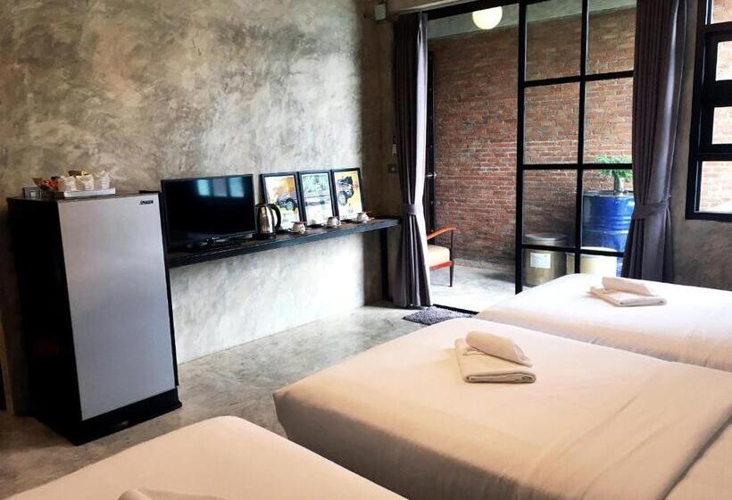 غرفة قياسية ثلاثية, Rumpai Loft Habitat
