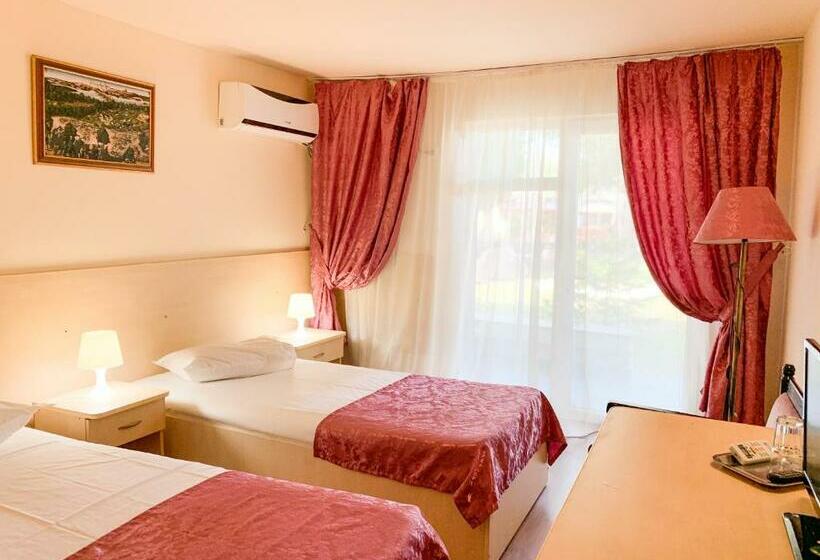 标准间, Voila Mamaia
