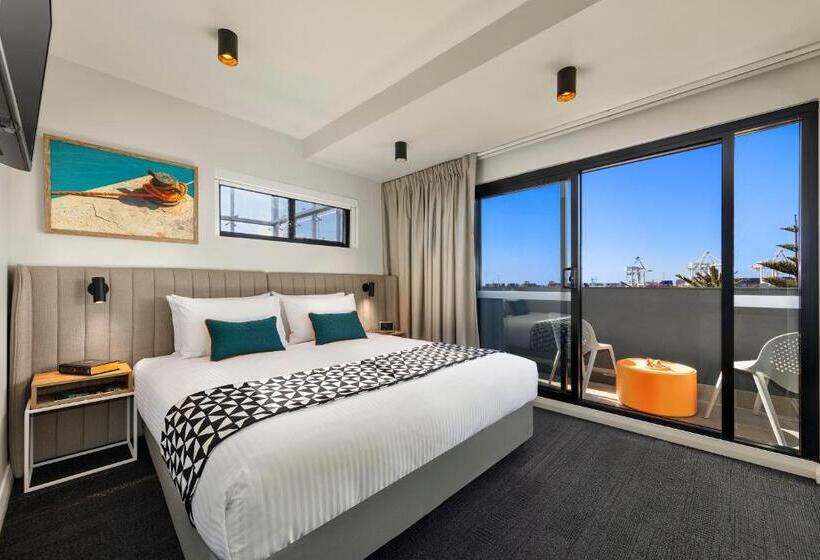 2 베드룸 이그제큐티브 아파트, Quest Fremantle
