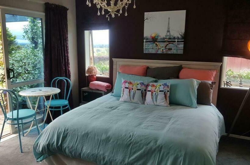 キングサイズベッドのスーペリアルーム, Waitomo Orchard Estate B&b