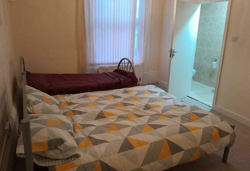 Номер Стандарт Трехместный, Falcon Villa