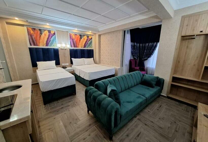 Номер Стандарт, Lords Mansion