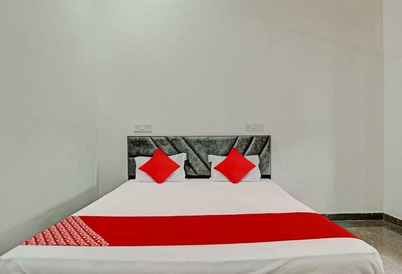 Трехместный Номер Классика, Oyo Flagship Hotel Expressway Inn