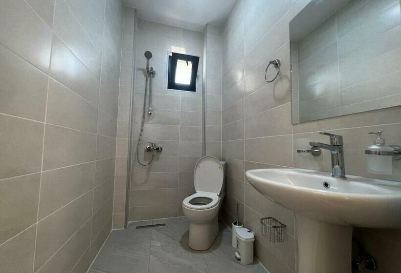 اتاق استاندارد با چشم‌انداز باغ, Heart Hotel Gonio