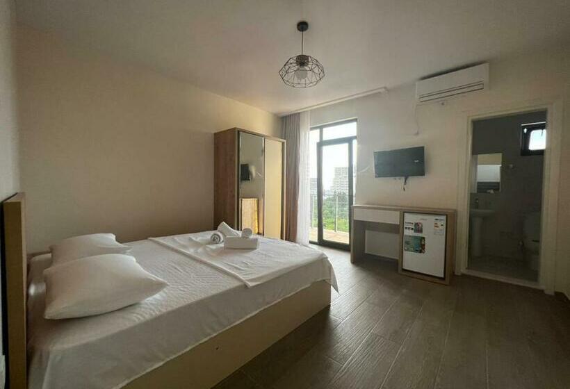 اتاق استاندارد با چشم‌انداز باغ, Heart Hotel Gonio