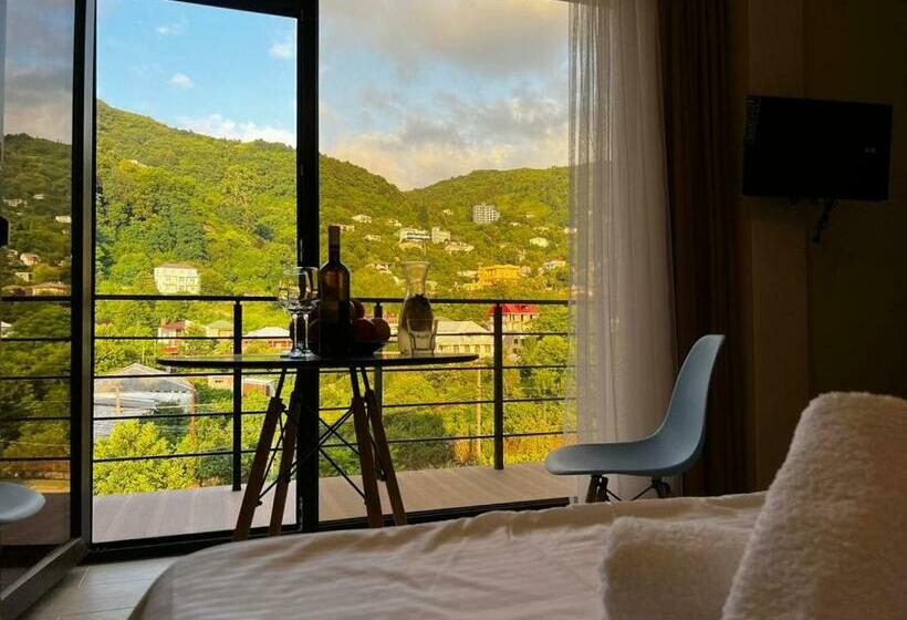 اتاق استاندارد با چشم‌انداز کوهستان, Heart Hotel Gonio