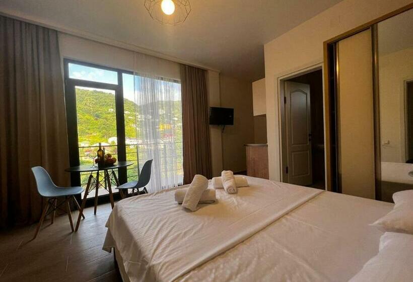 اتاق استاندارد با چشم‌انداز کوهستان, Heart Hotel Gonio