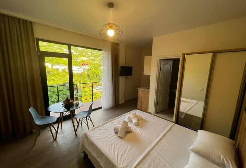 اتاق استاندارد با چشم‌انداز کوهستان, Heart Hotel Gonio