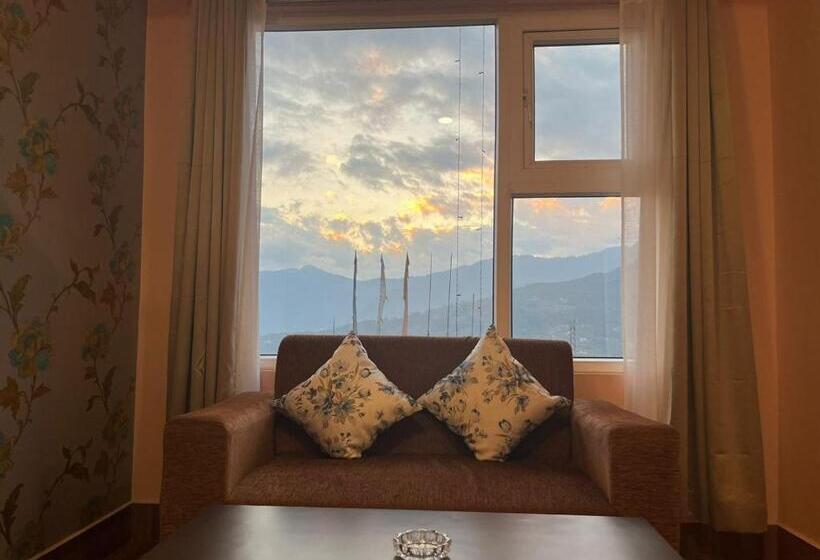 اتاق لوکس, Little Sikkim Inn