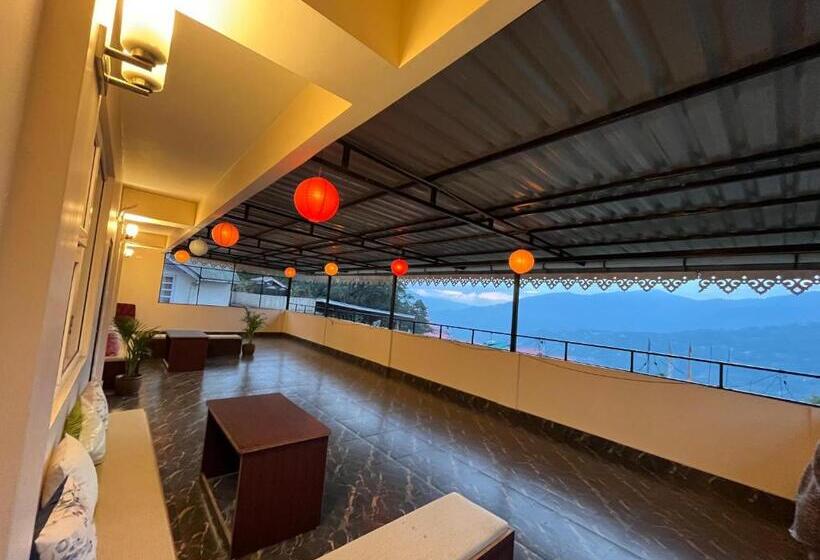 اتاق سوپریور خانوادگی, Little Sikkim Inn