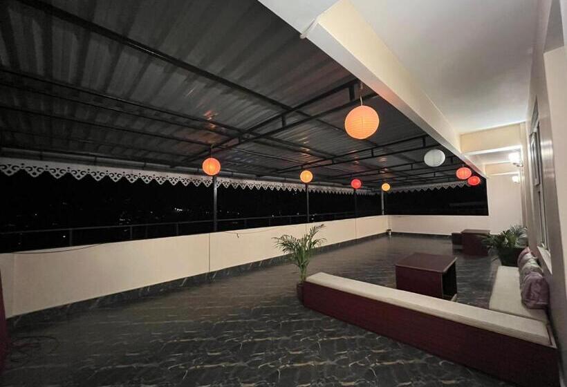 اتاق سوپریور خانوادگی, Little Sikkim Inn