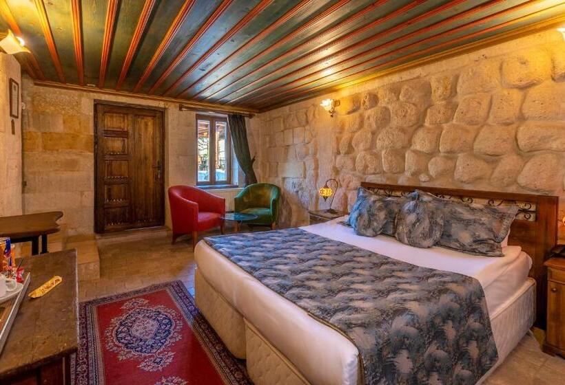 اتاق لوکس سه تخته, Adora Cave Suites