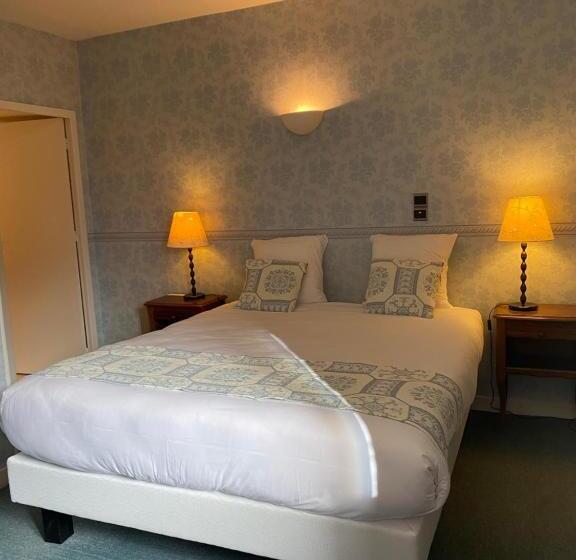 Четырехместный Номер Стандарт, Hostellerie Du Chateau