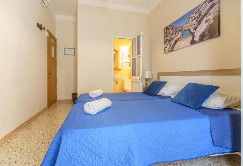 اتاق استاندارد یک تخته با بالکن, Lantern Guest House