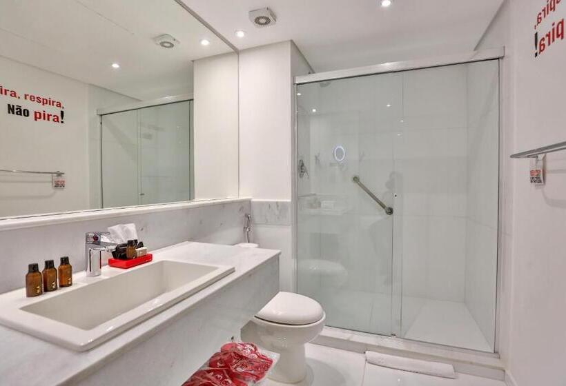 سوئیت با وان آب گرم, Radisson Red Campinas