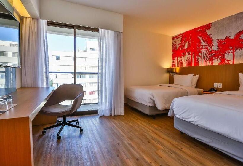家庭交流房, Radisson Red Campinas