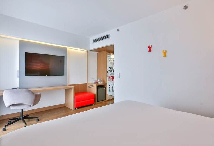 استودیو استاندارد با تخت کینگ, Radisson Red Campinas